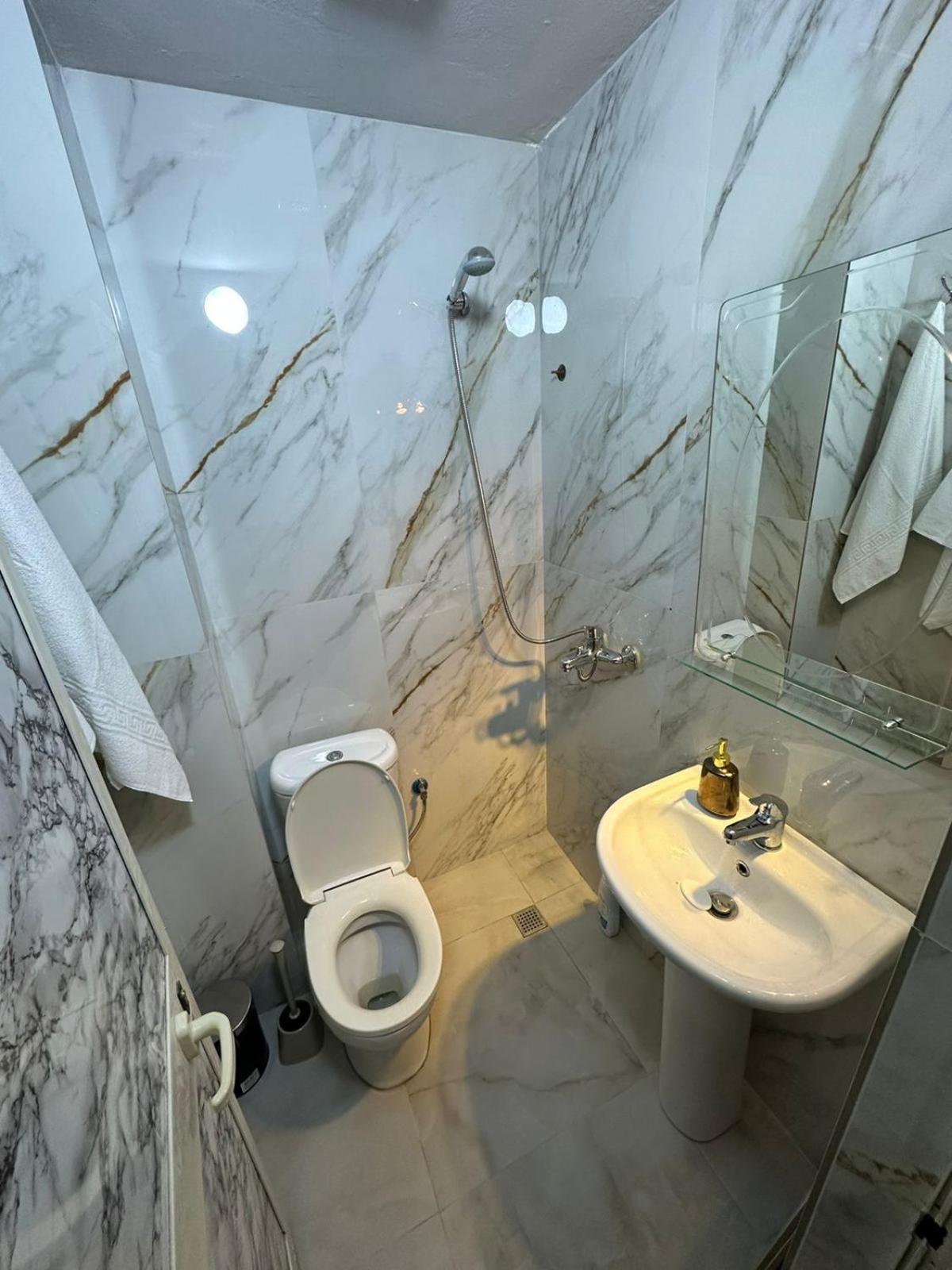 Gex Apartments Тирана Экстерьер фото